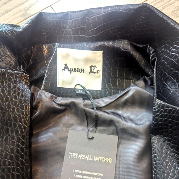 Men's Crocodile Pattern Vegan Leather Jacket with Magnetic Horns -NWT size S - Picture 3 of 8